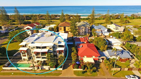 Serenity 3 Bedroom Holiday Apartment - Hotel Gold Coast 0