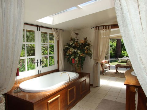 Shakespeare's Wilderness Chalet - Hotel Gold Coast 0