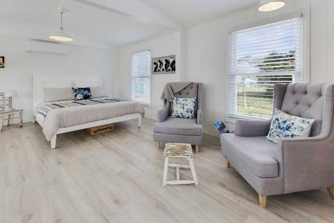 Shearers Cottage - Pet Friendly Holiday Accommodation - Hotel Gold Coast 0