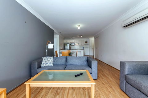 Shoal Bay Beach Club, 17/2 Shoal Bay Road - Hotel Gold Coast 2