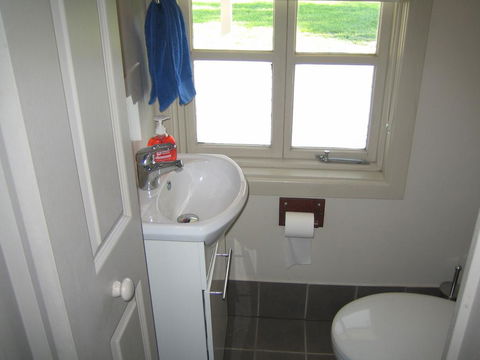 Showgrounds Cottage Naracoorte - Hotel Gold Coast 2
