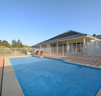 Silver Springs 6br Luxury Homestead with Wifi Pool. Fireplace Views Olives and Space - Hotel Gold Coast