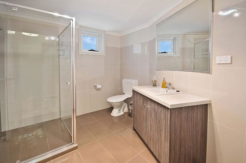 Single Room W/ Private Bathroom In Brunswick! - Hotel Gold Coast 2