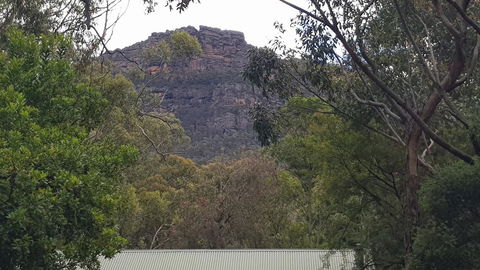 Six Seasons - Halls Gap - Hotel Gold Coast 2
