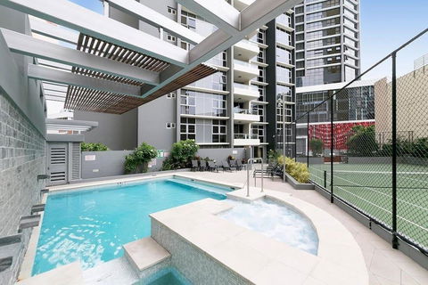 SK2 - 3BR With Pool Gym Steam Room In Story Bridge - Hotel Gold Coast 1