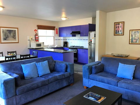 Snowman 6 - Hotel Gold Coast 1