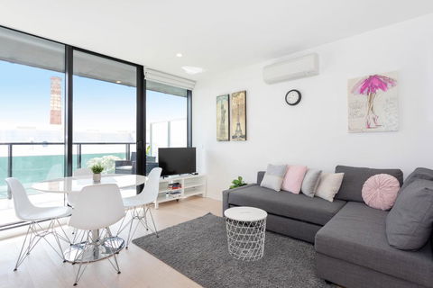 South Yarra City View Apartment With Car Park, Amazon Alexa, Spotify, Netflix, And WiFi - Hotel Gold Coast 1