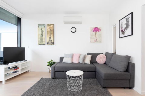 South Yarra City View Apartment With Car Park, Amazon Alexa, Spotify, Netflix, And WiFi - Hotel Gold Coast 2