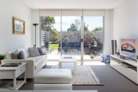 Spacious Modern Apartment In Sydney's North Shore - Hotel Gold Coast 0
