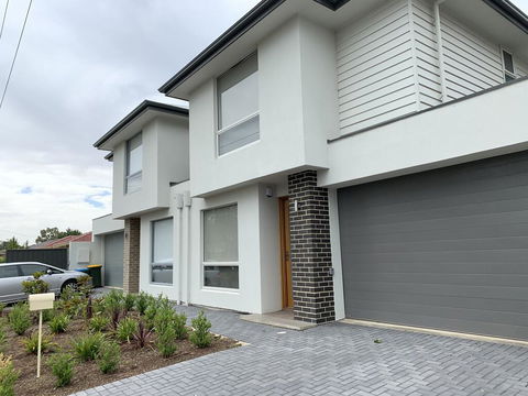 Spacious Rooms Home-Stay With Free Wifi - Hotel Gold Coast 1