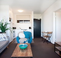 Sprawling City Views and Balcony in Cosy Apartment - Hotel Gold Coast