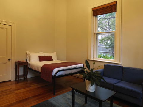St Paul's Serviced Accommodation - Hotel Gold Coast 2