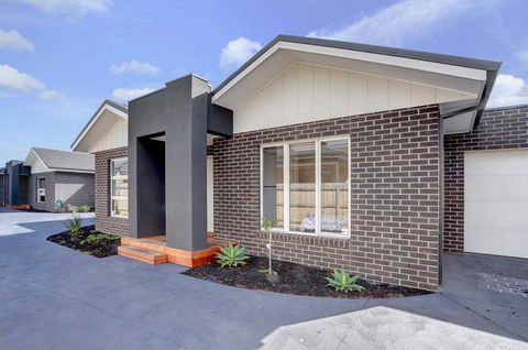 Staughton Sounds - Hotel Gold Coast 0