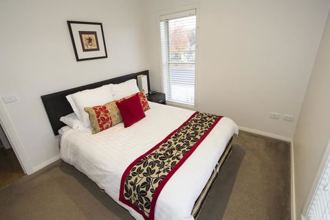 Stay Bathurst - Hotel Gold Coast 2