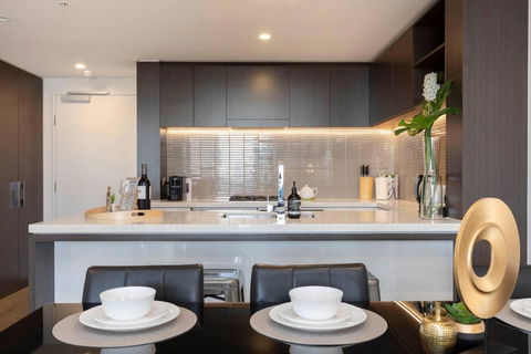 STH - River Views, Fast Internet, Long Stays - Hotel Gold Coast 0