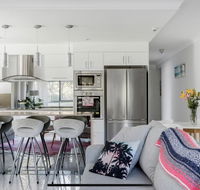 Stunning Burleigh Beach Apartment - Hotel Gold Coast