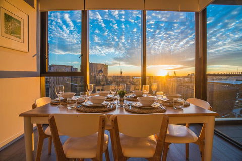 STUNNING Luxury 2beds2bathAPT @CBD (Haymarket) - Hotel Gold Coast 1