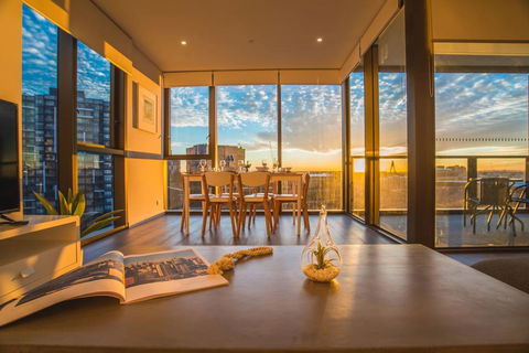 STUNNING Luxury 2beds2bathAPT @CBD (Haymarket) - Hotel Gold Coast 0