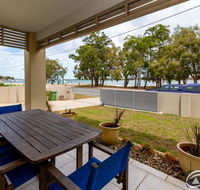 Stunning Waterfront Home with pool - Sylvan Beach Esp Bellara - Hotel Gold Coast