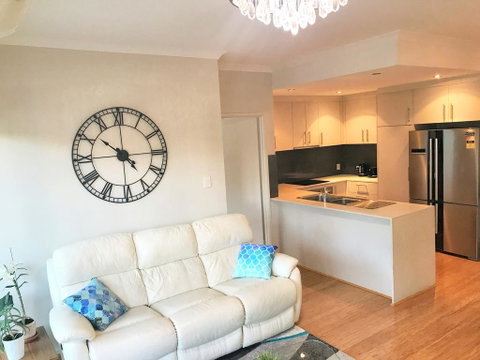 Stylish 2x2 W/ Carpark In Perth - Hotel Gold Coast 2