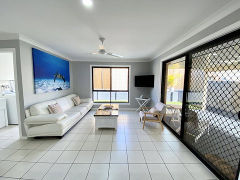 STYLISH RESIDENCE, LARGE PRIVATE YARD - CLOSE TO DREAMWORLD - Hotel Gold Coast 0