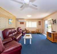 Stylish Unit Opposite Foreshore - Sylvan Beach Esp Bellara - Hotel Gold Coast