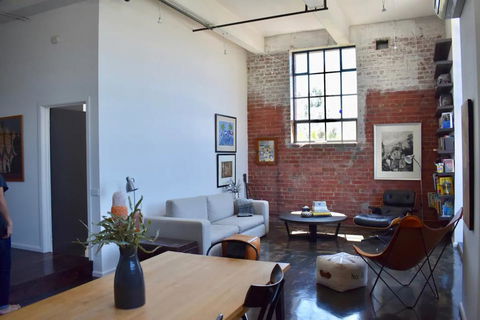 Stylish Warehouse Conversion In The Heart Of Fitzroy - Hotel Gold Coast 0