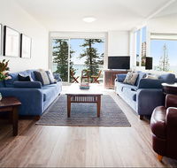 Sun Drenched Ocean View Apartment - Hotel Gold Coast