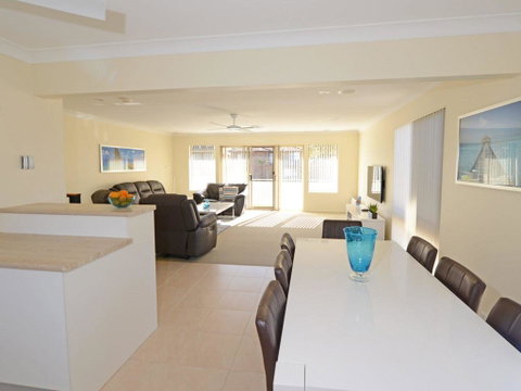 Sunbakers - Hotel Gold Coast 0