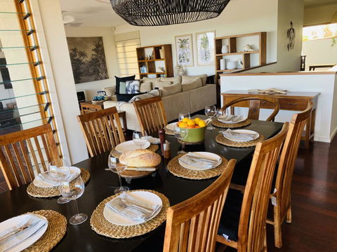 Sundecks - Hotel Gold Coast 1