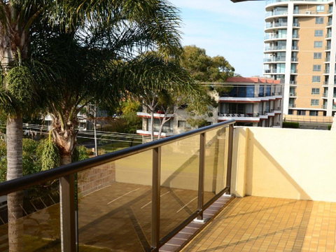 Sundek 18 - Hotel Gold Coast 3