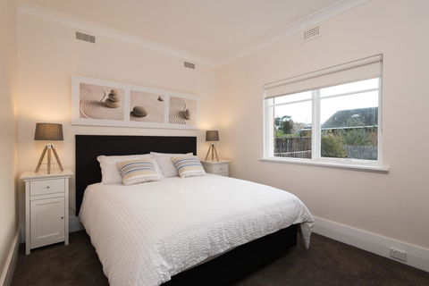 Sunrise At Penguin - Hotel Gold Coast 2