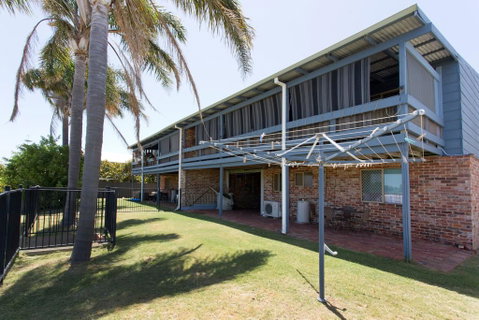 Surf And Sunsets, Beach Holiday Home Mandurah - Hotel Gold Coast 1