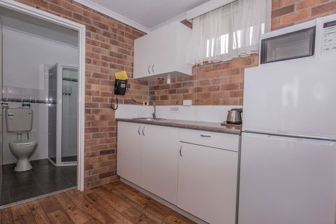 Tally Ho Motor Inn - Hotel Gold Coast 2