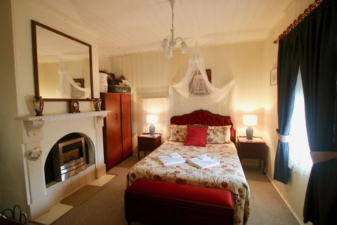 Tenterfield Historic C1895 Cottage - Hotel Gold Coast 2
