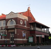 The Bank BB West Wyalong - Hotel Gold Coast