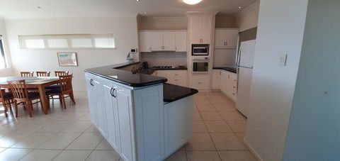 The Beach House - Port Bouvard - Hotel Gold Coast 1