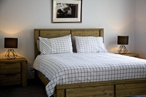 Penguin Beachfront Apartments - Hotel Gold Coast 25