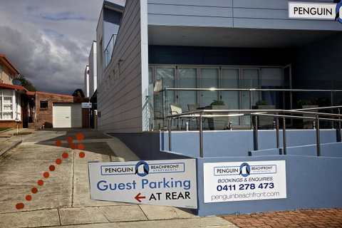 Penguin Beachfront Apartments - Hotel Gold Coast 24