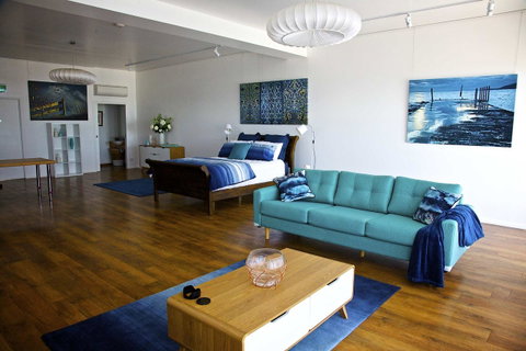 Penguin Beachfront Apartments - Hotel Gold Coast 3