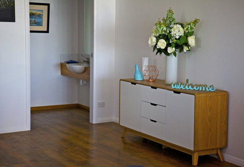 Penguin Beachfront Apartments - Hotel Gold Coast 11