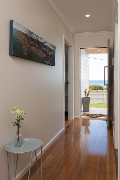 Penguin Beach House - Hotel Gold Coast 8