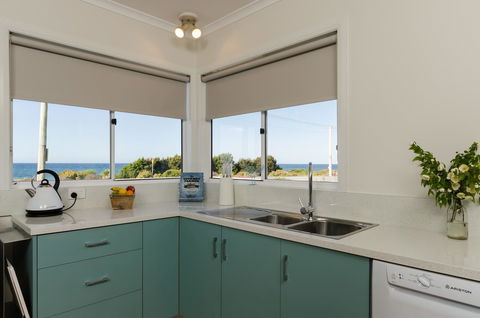 Penguin Beach House - Hotel Gold Coast 9