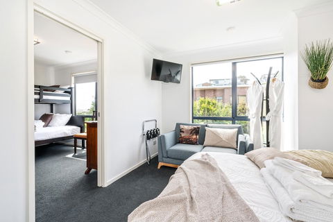 Madsen Retreat - Hotel Gold Coast 16