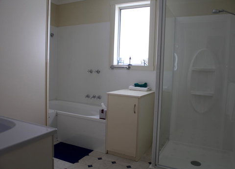 Sails On Port Sorell Boutique Apartments - Hotel Gold Coast 4