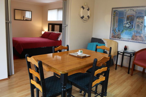 Sails On Port Sorell Boutique Apartments - Hotel Gold Coast 14