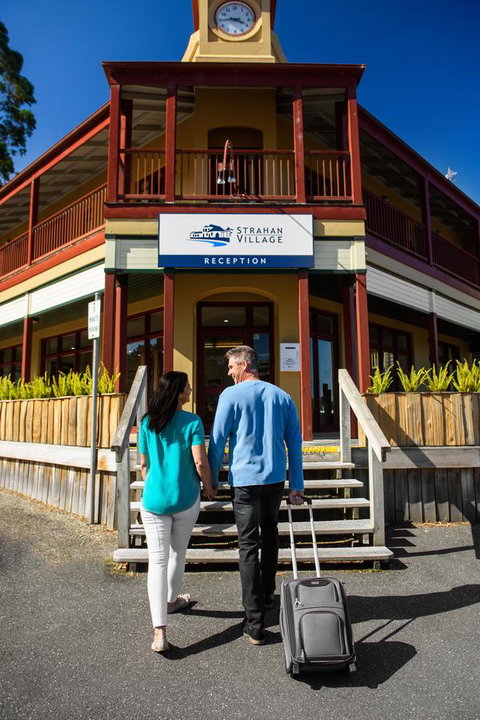 Strahan Village - Hotel Gold Coast 2