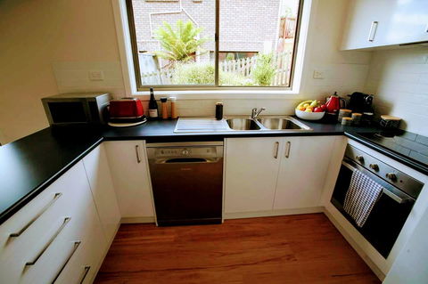 The View 2 Bed Unit With Stunning Hobart Outlook - Hotel Gold Coast 9