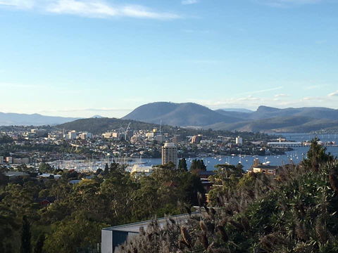 The View 2 Bed Unit With Stunning Hobart Outlook - Hotel Gold Coast 0