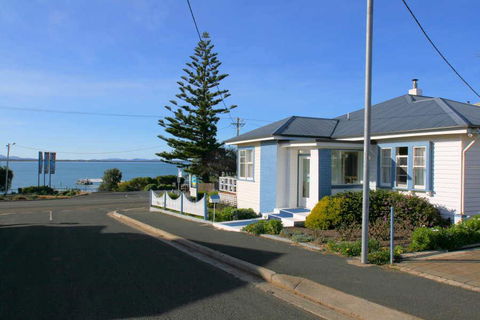 Freycinet Waters - Hotel Gold Coast 0